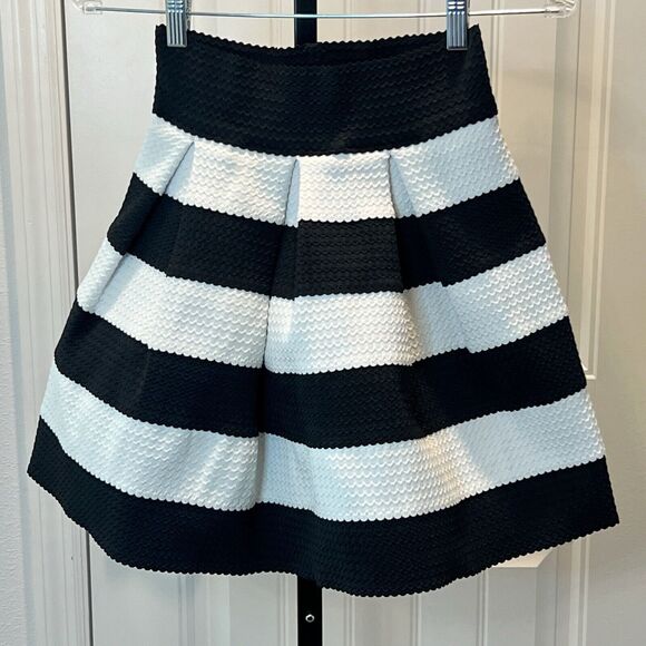 Xhilaration Skirt Black/White Stripe XS/TP Pleated A-Line Skater Mini - Picture 1 of 11